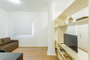 Es402 At the Historic Modernist Esther Builing