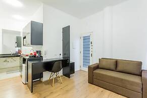 Es402 At the Historic Modernist Esther Builing