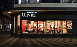 Es402 At the Historic Modernist Esther Builing