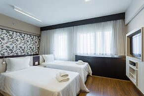 Me1211 Próximo à Paulista, na Bela Vista