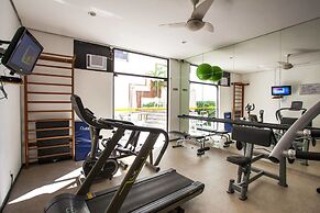 Lr902 Crème de la Crème in Jardins! New and Chic