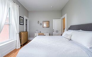 Hatch House Bed & Breakfast