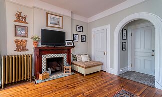 Hatch House Bed & Breakfast