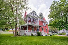 Hatch House Bed & Breakfast