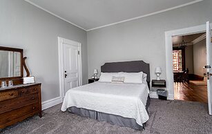 Hatch House Bed & Breakfast