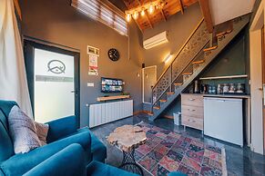 Antik River House