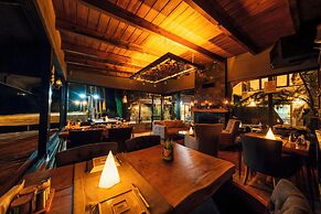 Antik River House