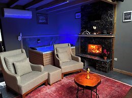 Antik River House