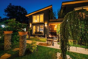 Antik River House