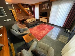Antik River House