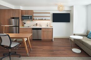 Element Toronto Airport