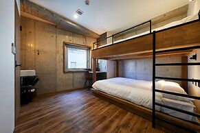 mizuka Nakasu 5 - unmanned hotel -