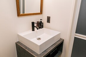 mizuka Nakasu 5 - unmanned hotel -