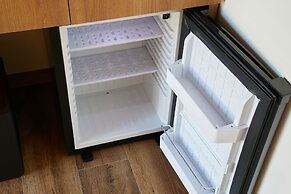 mizuka Nakasu 5 - unmanned hotel -