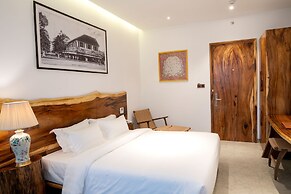 Sky Gem Central Hotel