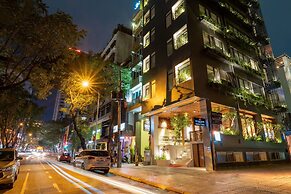 Sky Gem Central Hotel