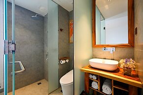 Sky Gem Central Hotel