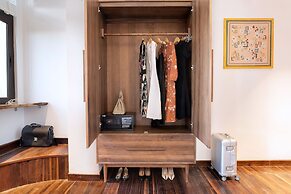 Sky Gem Central Hotel