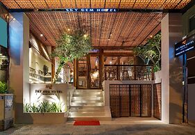 Sky Gem Central Hotel