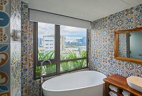 Sky Gem Central Hotel