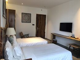 Sky Gem Central Hotel