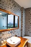 Sky Gem Central Hotel