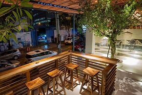 Sky Gem Central Hotel