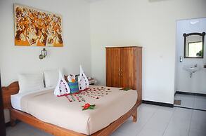 Mamaras Guest House
