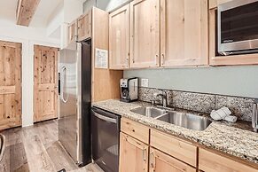 The Lift B8 3 Bedroom Condo by RedAwning