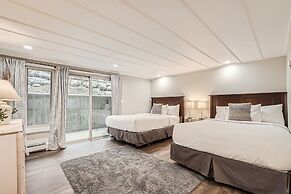 The Lift B8 3 Bedroom Condo by RedAwning