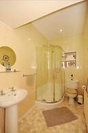 Wavecrest Holiday Apartments On the Beach