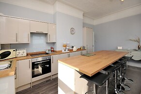 Wavecrest Holiday Apartments On the Beach