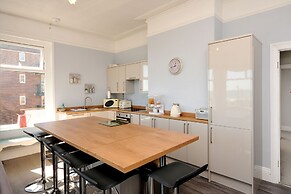 Wavecrest Holiday Apartments On the Beach