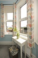 Wavecrest Holiday Apartments On the Beach