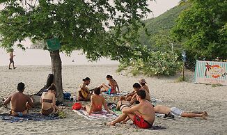 Playa del Ritmo Beach Hostel & Bar