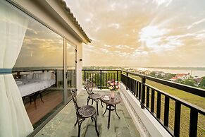 Eco Lux Riverside Hotel & Spa