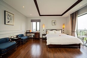 Eco Lux Riverside Hotel & Spa