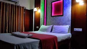 Upper Deck Houseboat