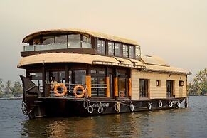 Upper Deck Houseboat