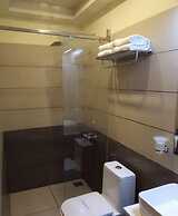 Upper Deck Houseboat