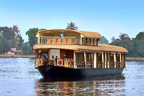 Upper Deck Houseboat