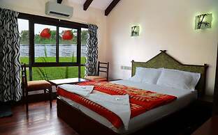 Upper Deck Houseboat