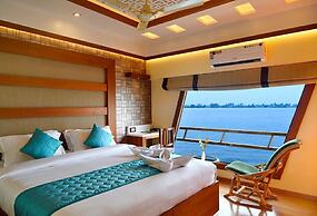 Upper Deck Houseboat