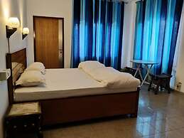 A sleepy Fox - Hostel