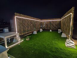 A sleepy Fox - Hostel