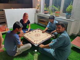 A sleepy Fox - Hostel