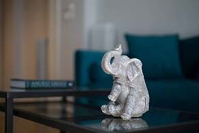 UPSTREET Bright Flat near Acropolis