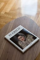 UPSTREET Sleek Flat in Central Syntagma