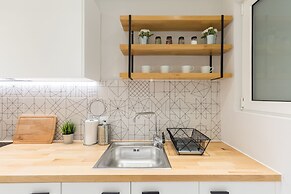 UPSTREET Sleek Flat in Central Syntagma