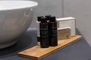 UPSTREET Sleek Flat in Central Syntagma